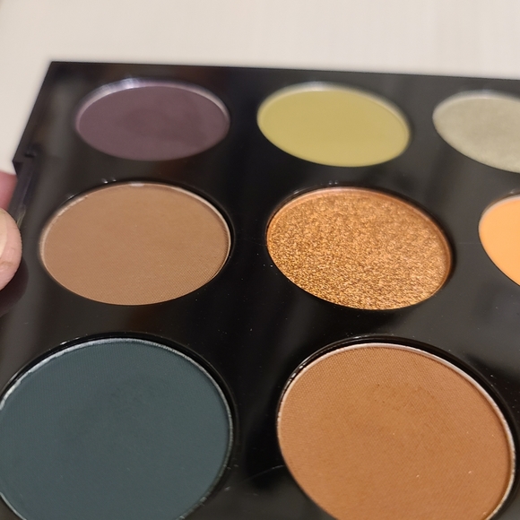 MORPHE9K KHAKI CALLING ARTISTRY PALETTE - Picture 7 of 10